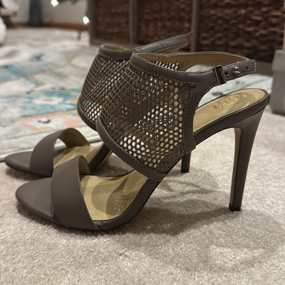 Leigh Mesh Ann Taylor Heels